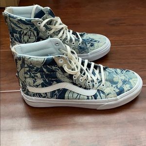 Blue Hawaiian print high top vans